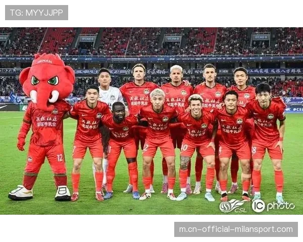 中场控制力决定比赛节奏 外援核心与本土球员配合默契